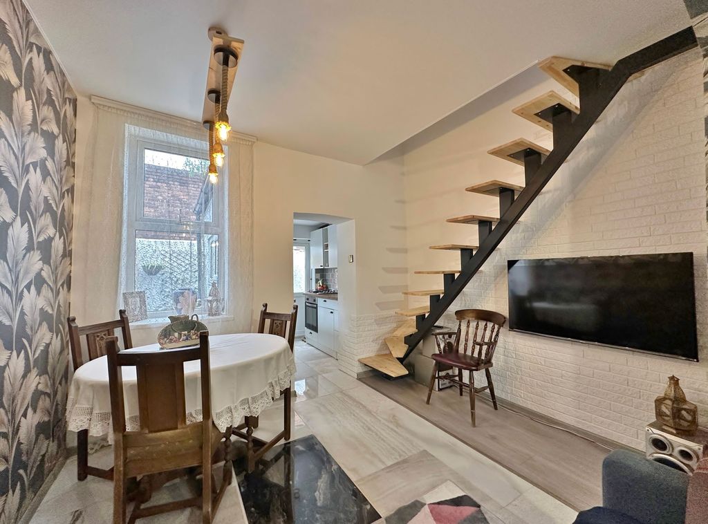 Property photo 2 of 11 Photo 2