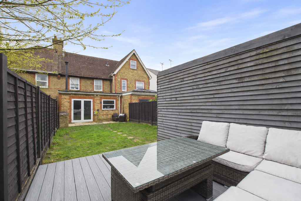 Property photo 2 of 20