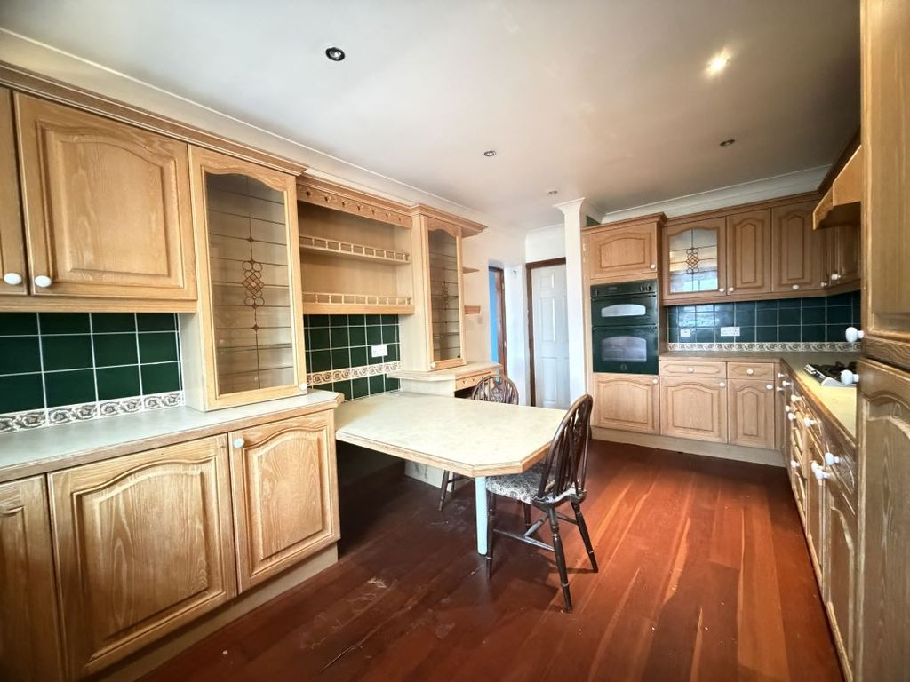 Property photo 3 of 39