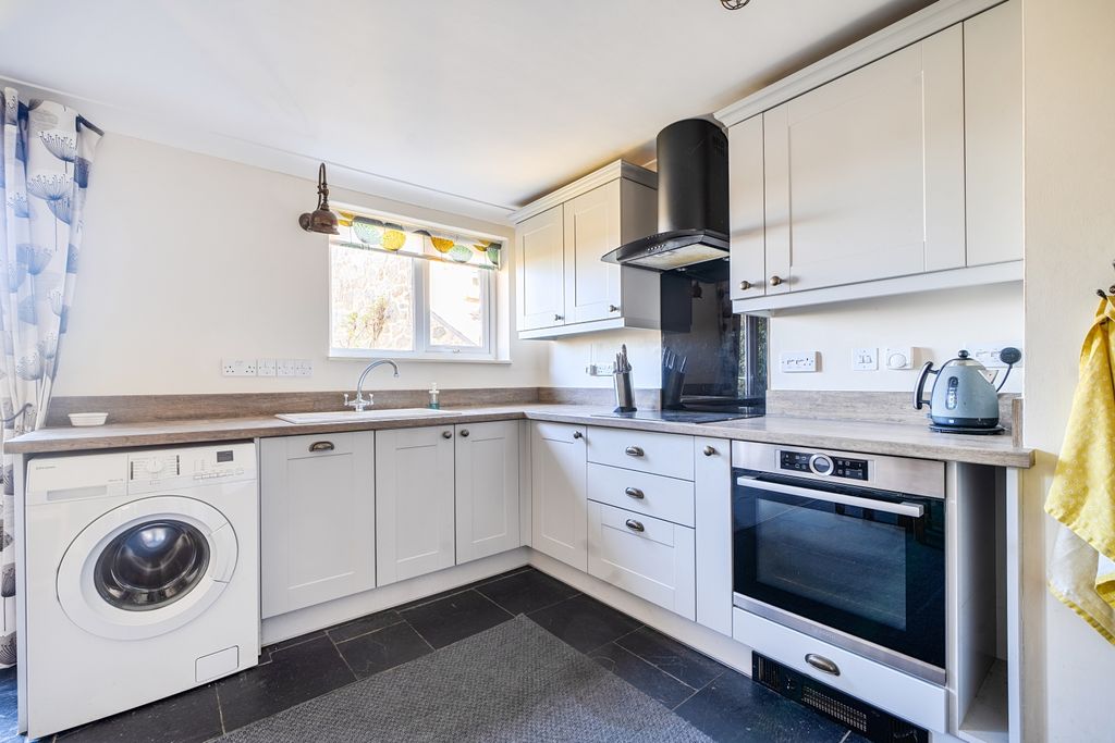 Property photo 3 of 22 1452497-17-69Eb2A84Ec7B6
