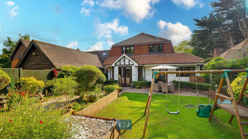 Property photo 1 of 35