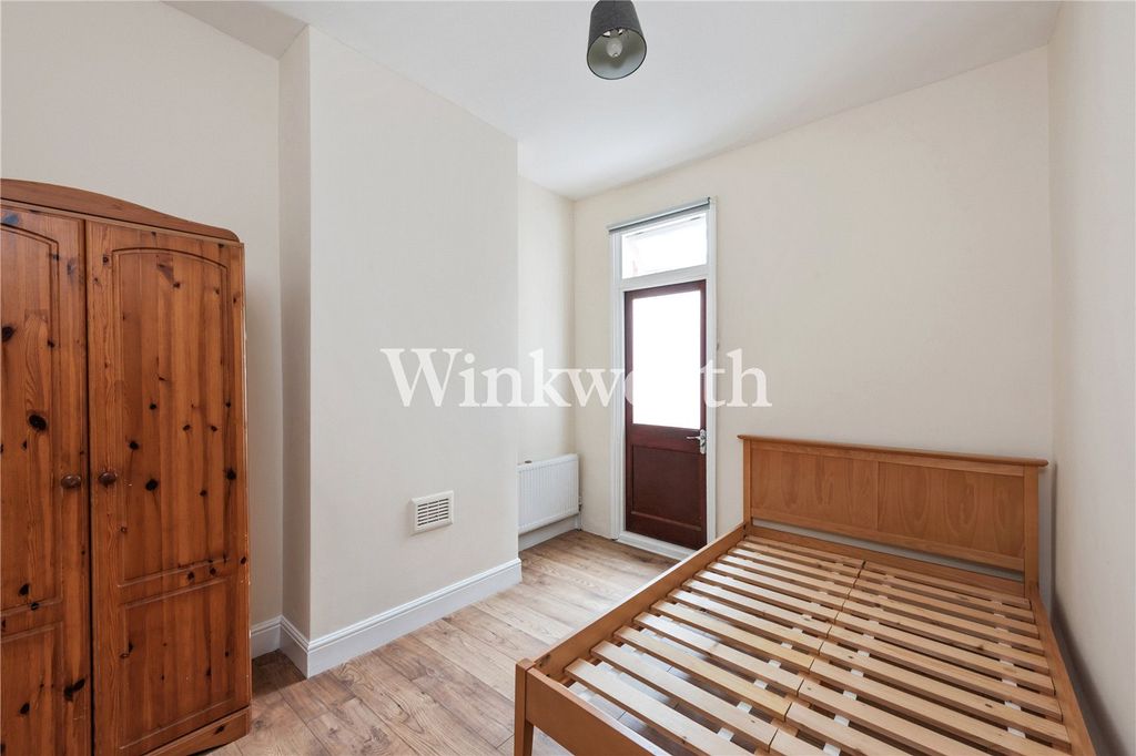 Property photo 3 of 15 Picture No. 07