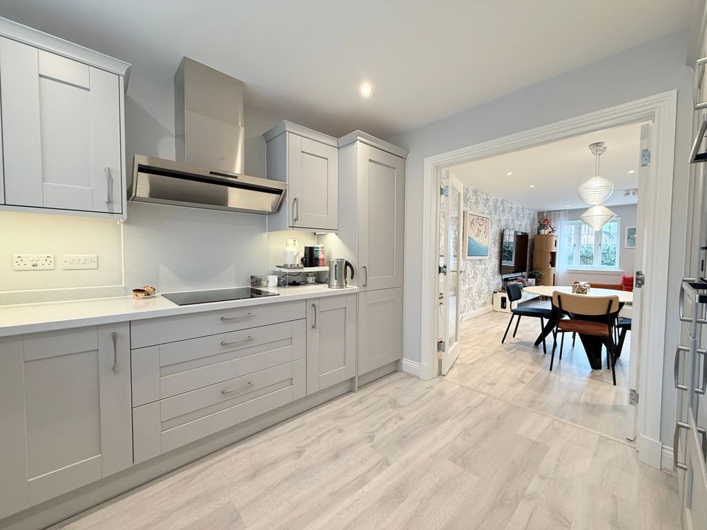 Property photo 2 of 19 Kitchen