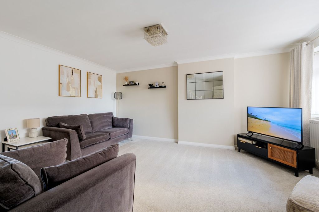 Property photo 3 of 16 Living Room
