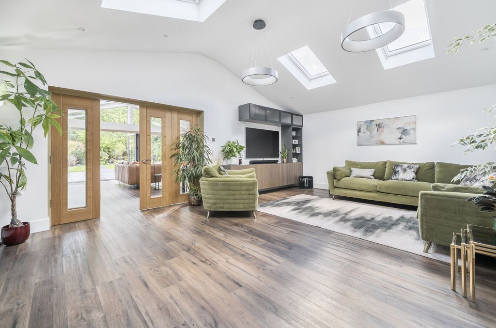 Property photo 3 of 23 1341070-13-68Bb1E...