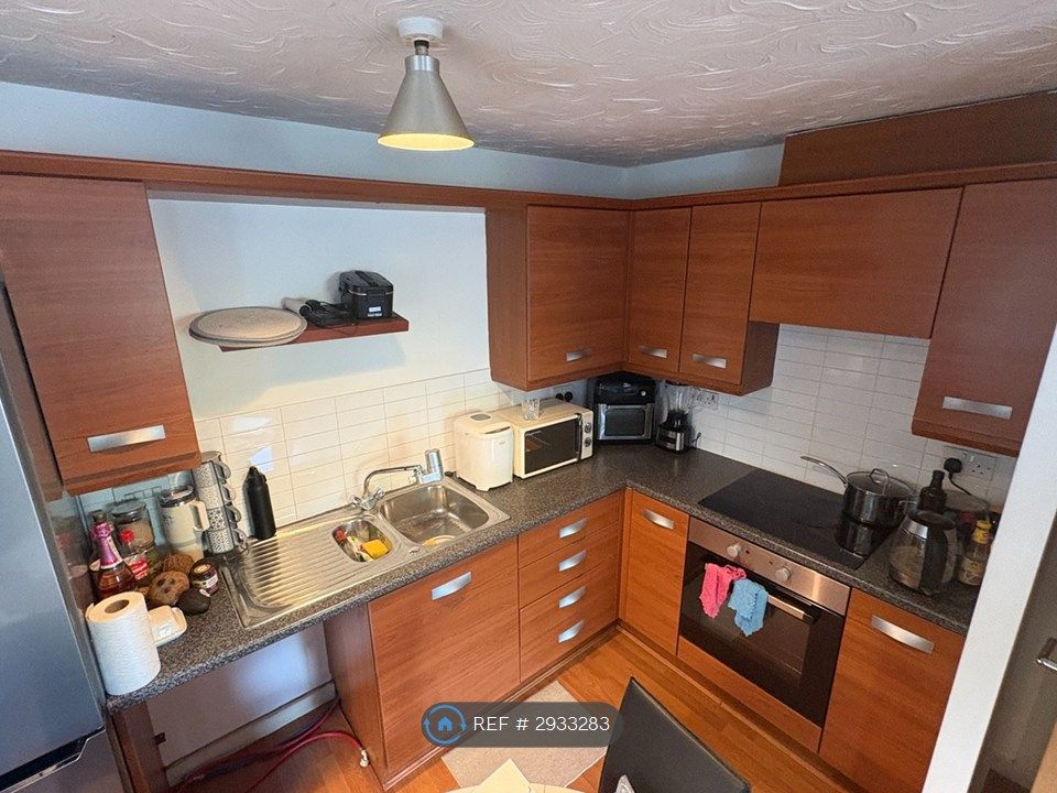 Property photo 2 of 7 Kitchen