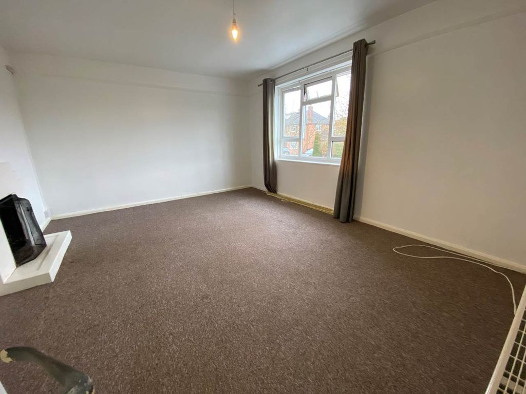 Property photo 3 of 9 Lounge