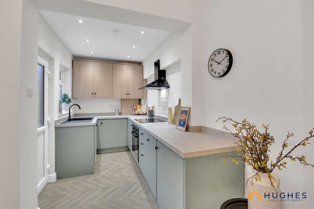 Property photo 3 of 31