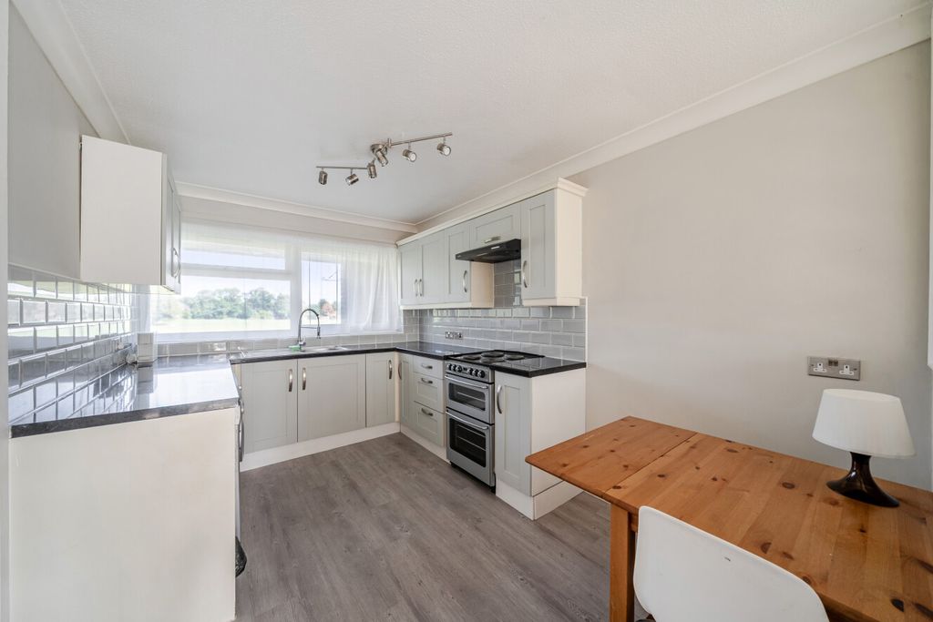 Property photo 1 of 15 1524899-11-6Ab25A...