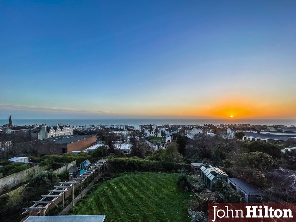 Property photo 2 of 47 Bristol Gate59.Jpg