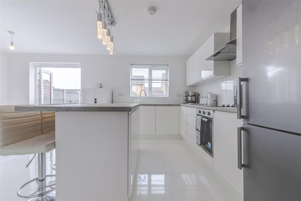 Property photo 2 of 21 Kitchen Diner