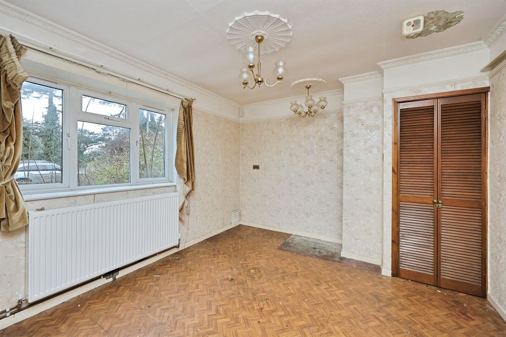 Property photo 2 of 33