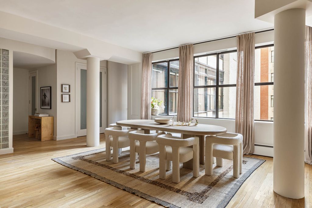 Property photo 2 of 27