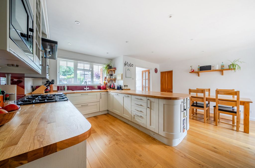 Property photo 2 of 31 1466224-26-6A1Ec2...