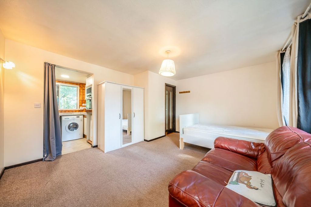 Property photo 3 of 4