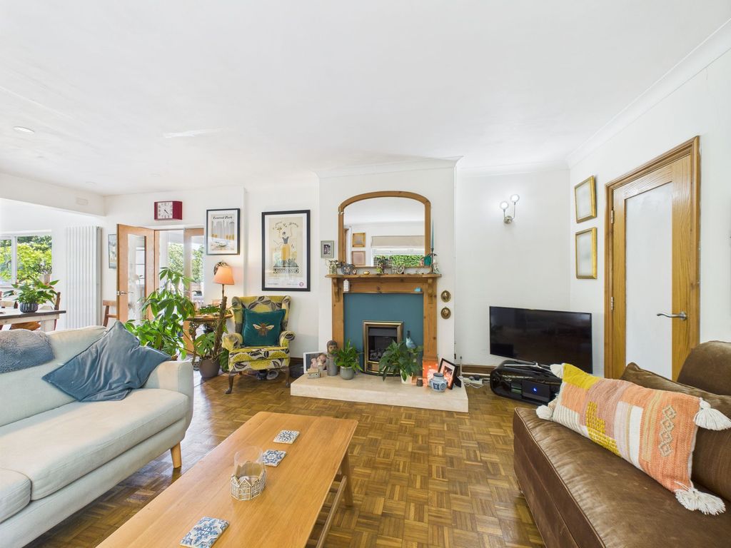 Property photo 2 of 37