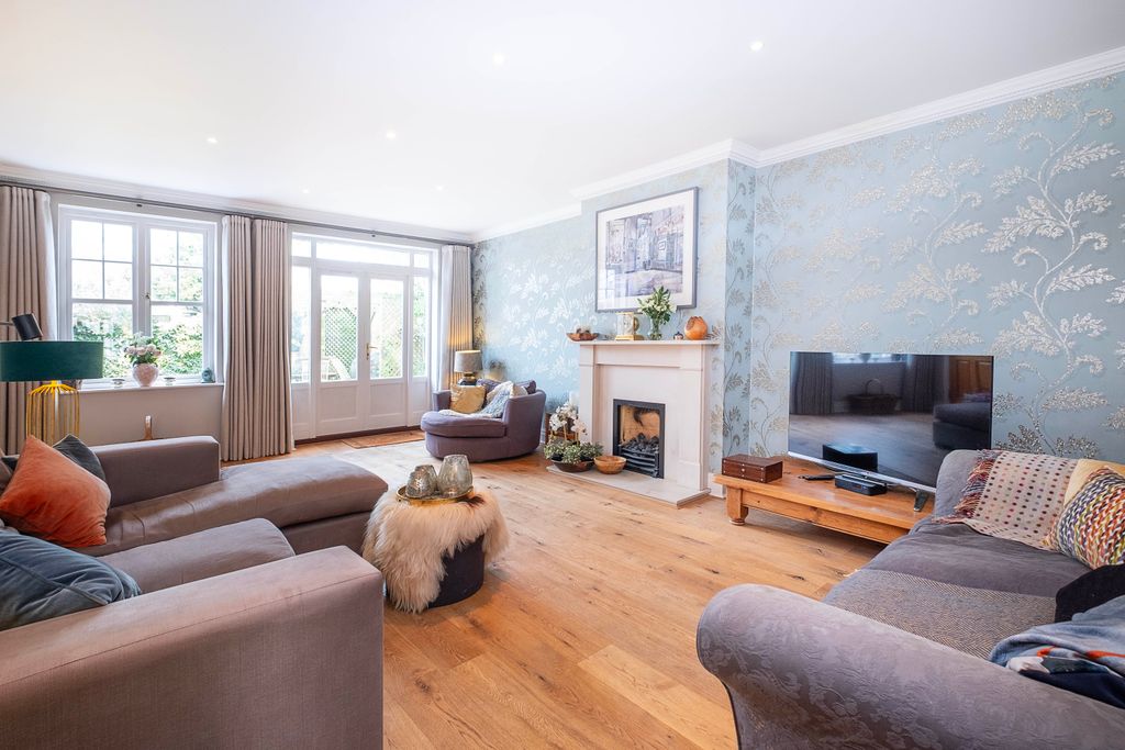 Property photo 2 of 17