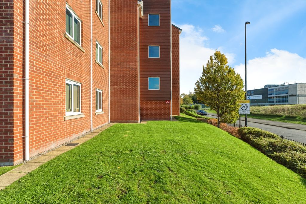 Property photo 2 of 12