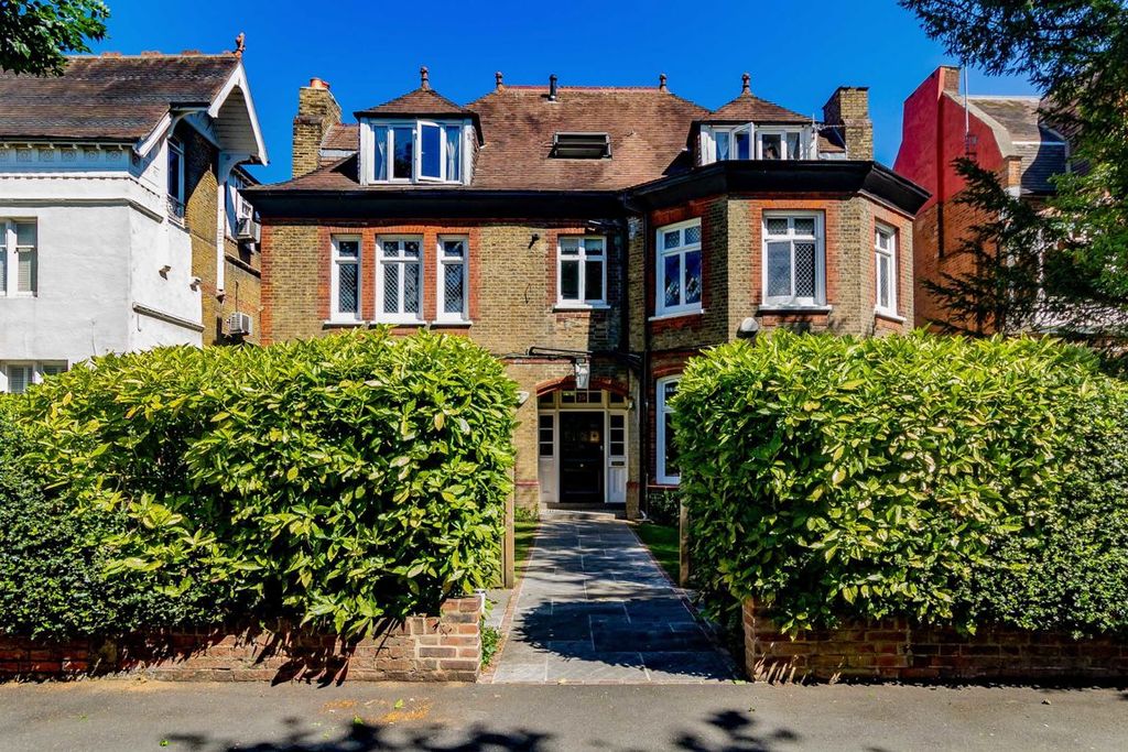 Property photo 1 of 3