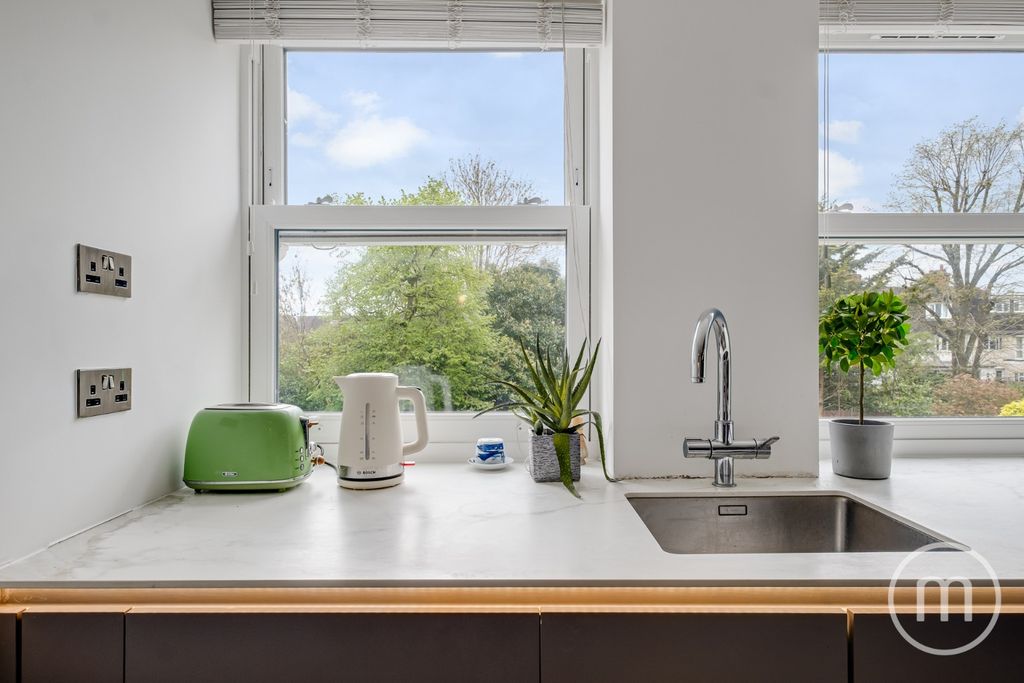 Property photo 3 of 14 5077275