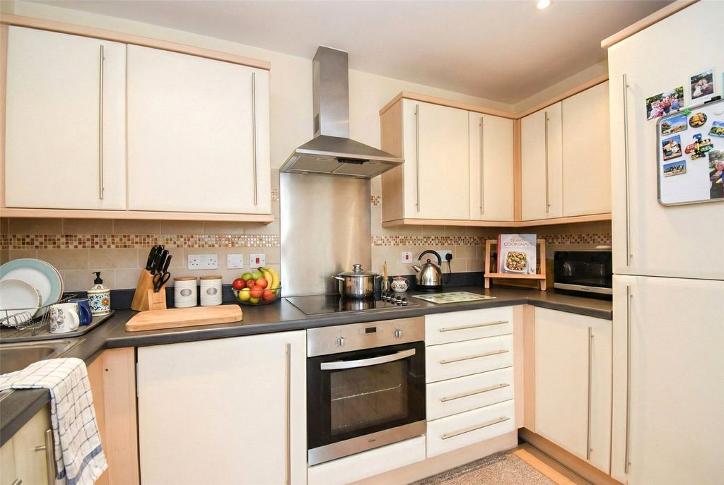 Property photo 2 of 7 Picture No. 19