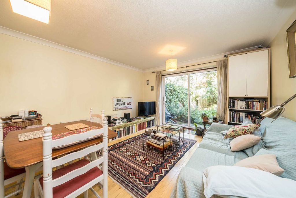 Property photo 2 of 6