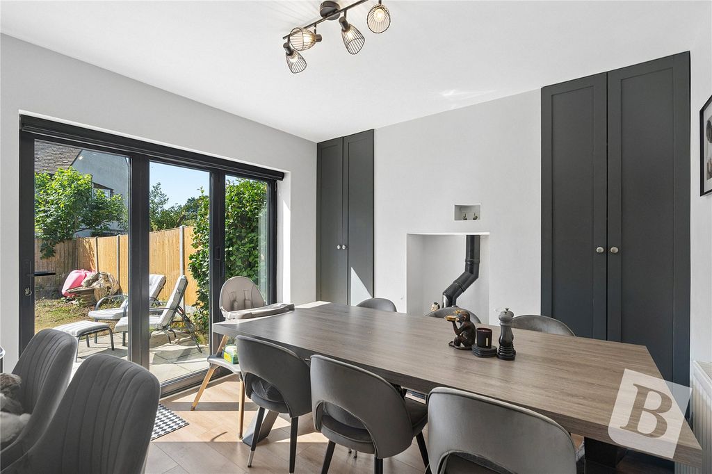 Property photo 1 of 15 Kitchen/Dining Room