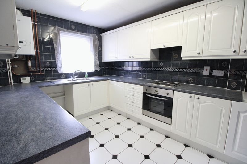 Property photo 3 of 12 Photo 8