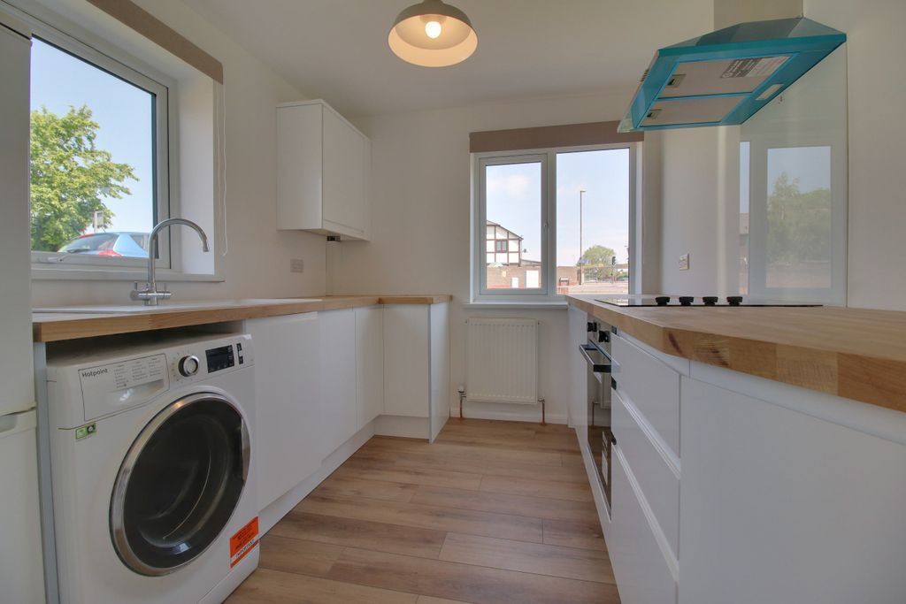 Property photo 2 of 14