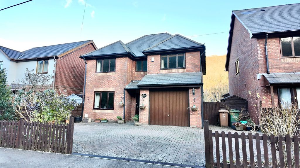 Property photo 1 of 31