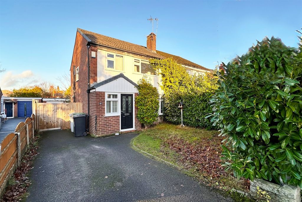 Property photo 1 of 12 (Main)