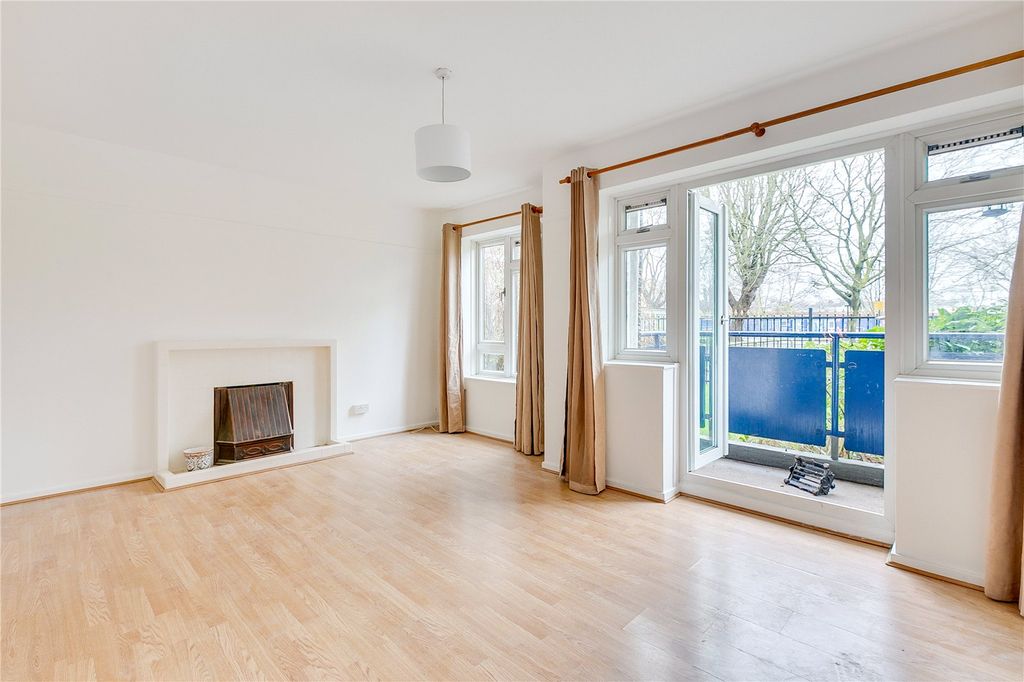 Property photo 2 of 9