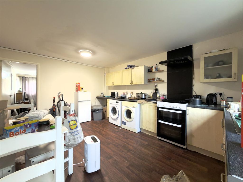 Property photo 3 of 10 Kitchen And Diner