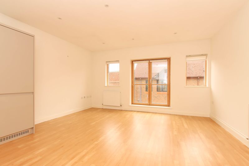 Property photo 2 of 9 Photo 8