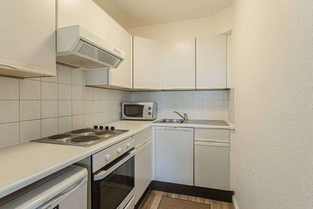 Property photo 2 of 5