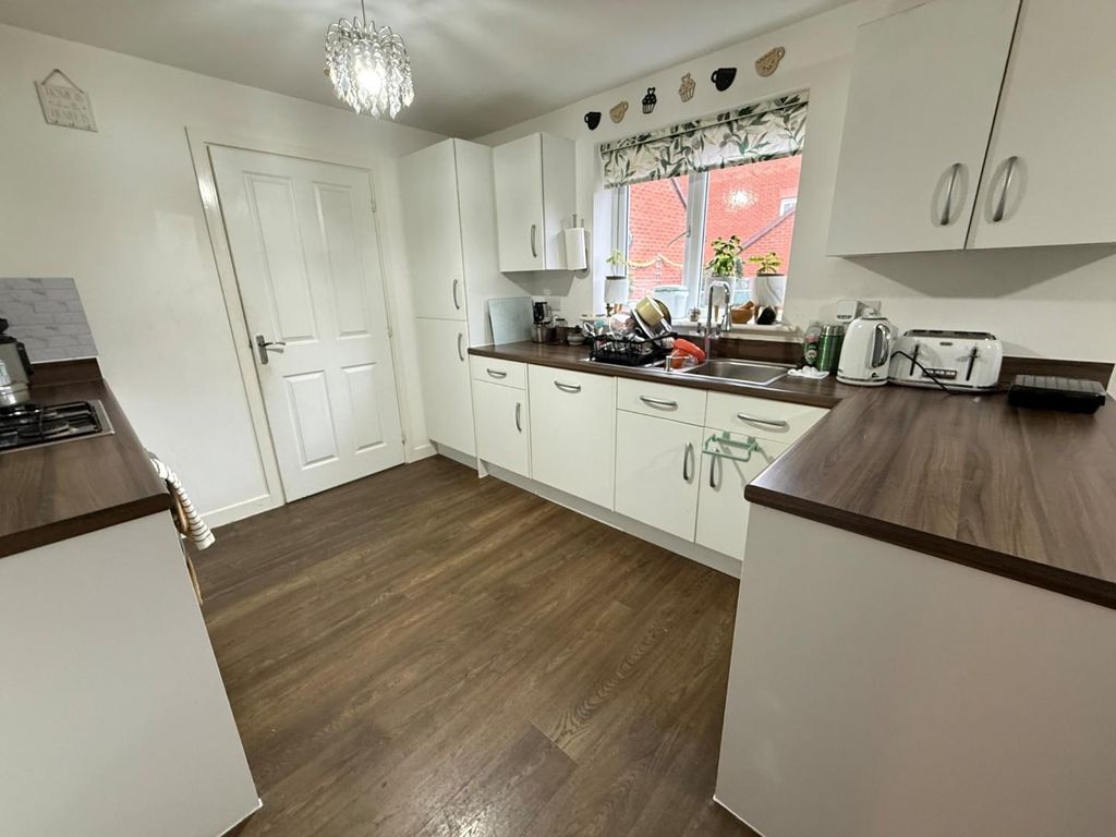 Property photo 3 of 12 7.Jpg