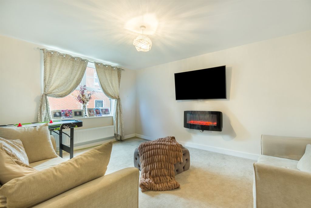 Property photo 3 of 21