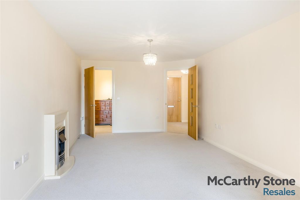 Property photo 3 of 23 8690740-Interior10.Jpg