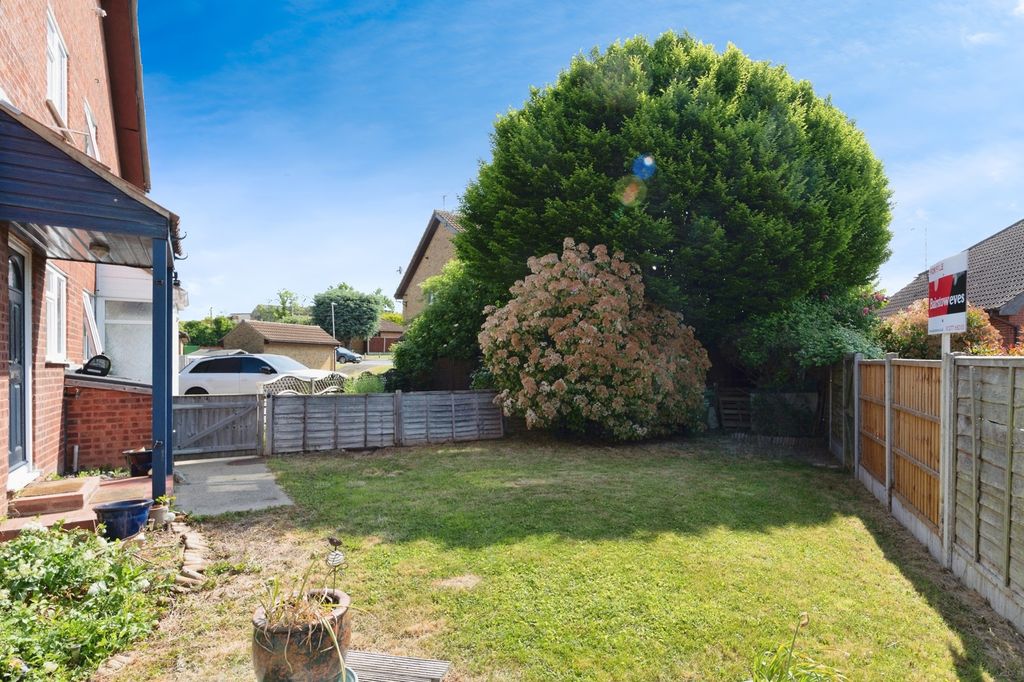 Property photo 2 of 17 Garden