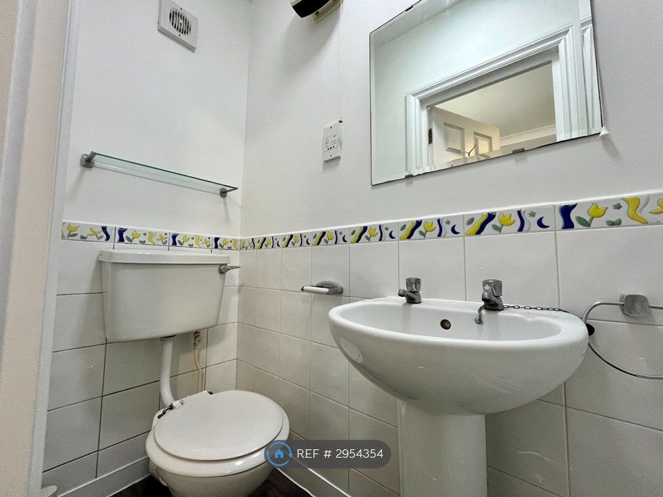 Property photo 3 of 4 Bathroom