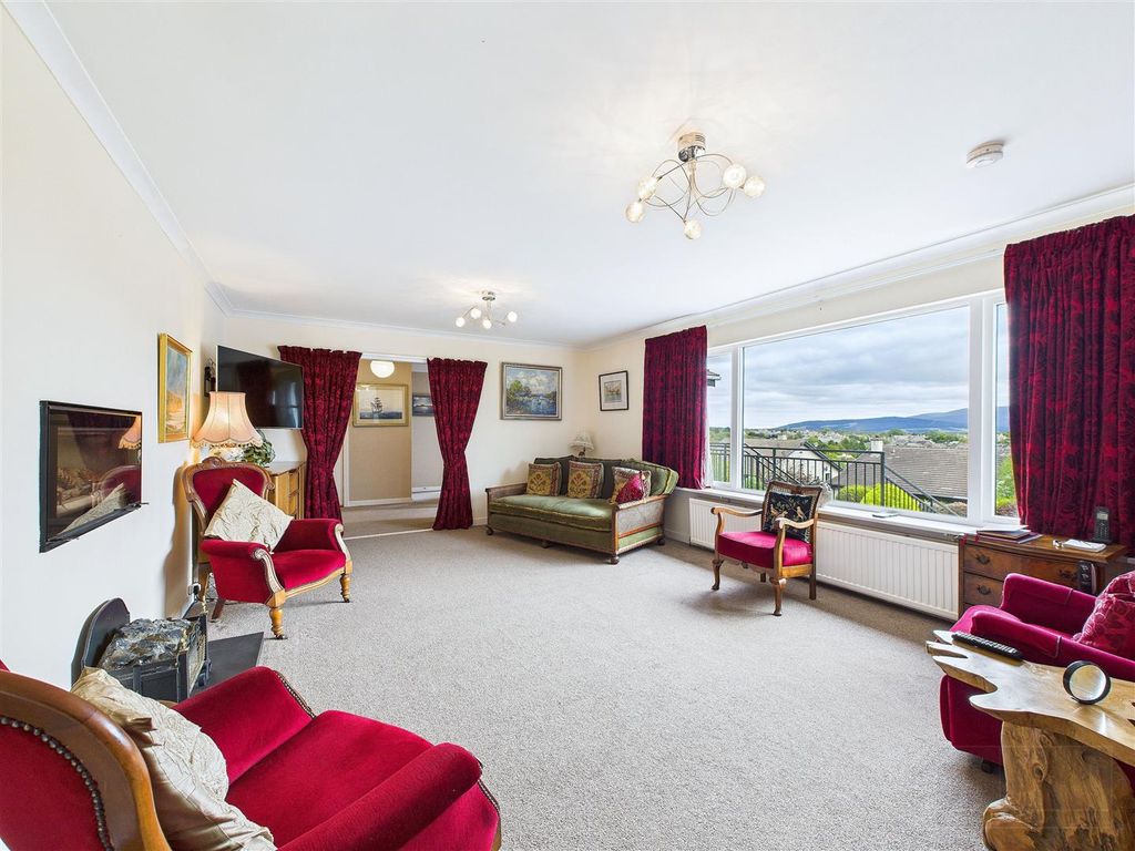 Property photo 3 of 41 Sitting Room