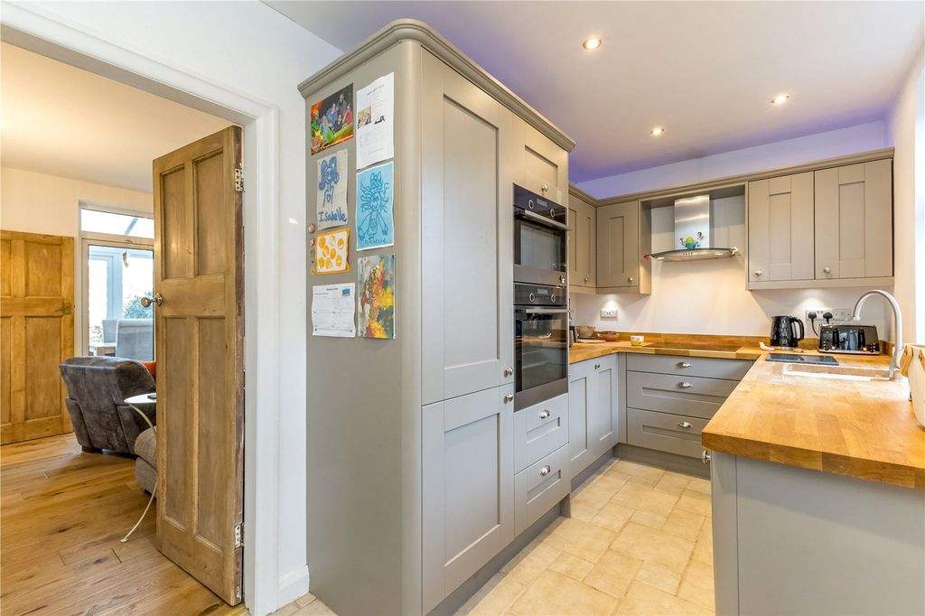 Property photo 2 of 23 Breakfast Kitchen