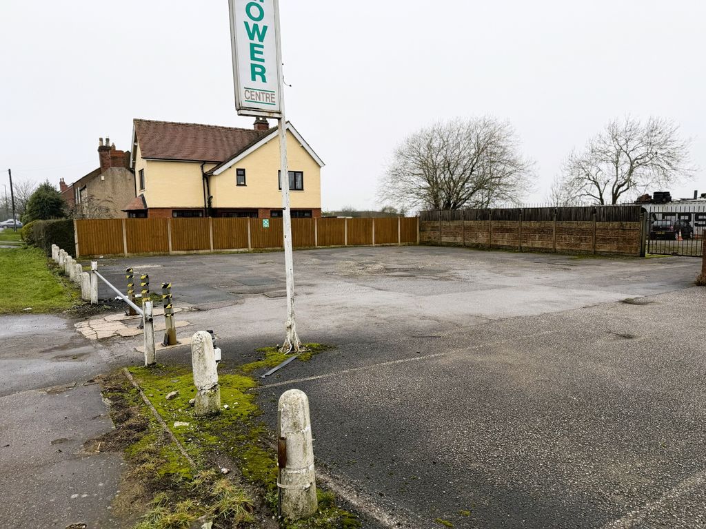 Property photo 2 of 6 Photo 11