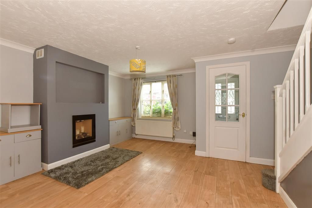 Property photo 3 of 14 Lounge