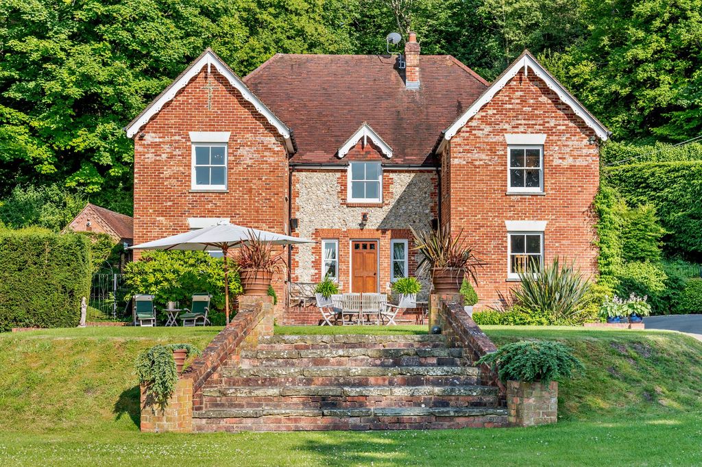 Property photo 1 of 18 Brockwood House