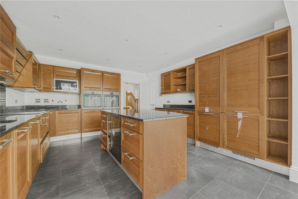 Property photo 2 of 48 Picture No. 37