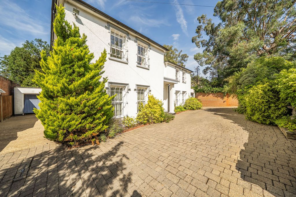 Property photo 2 of 18
