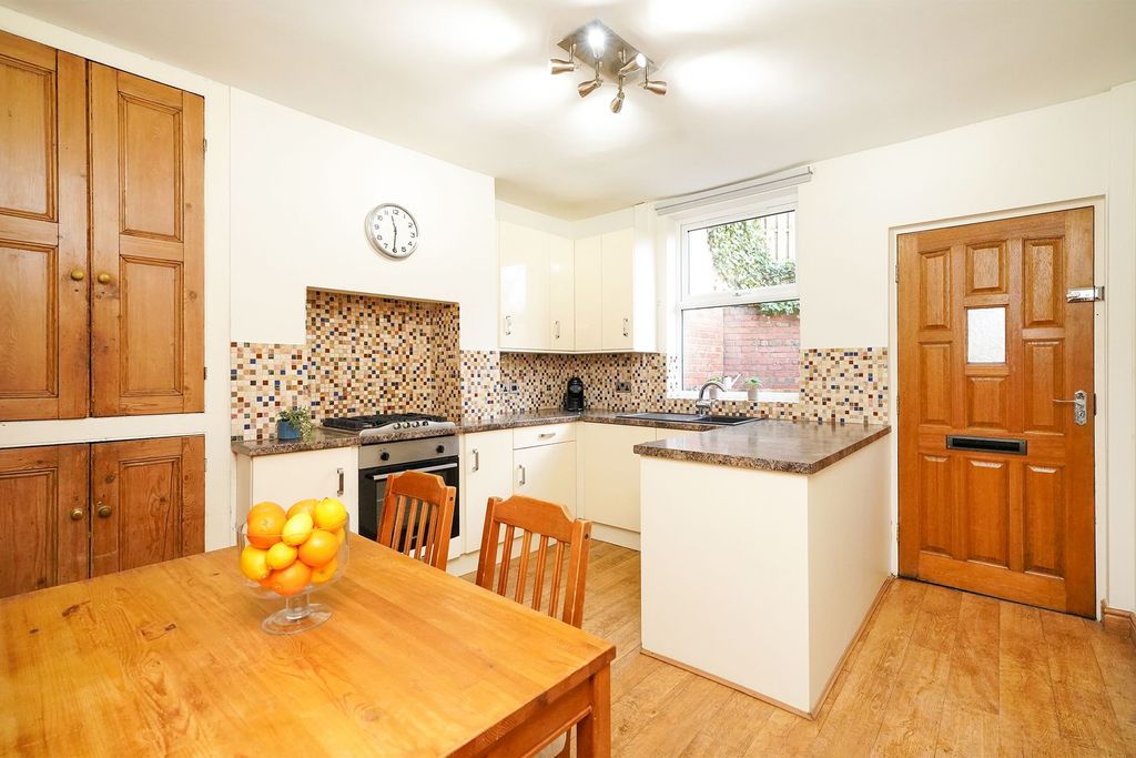 Property photo 3 of 18