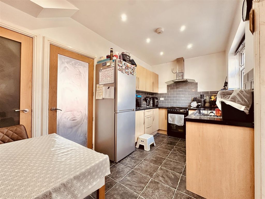 Property photo 3 of 15 Kitchen And Diner