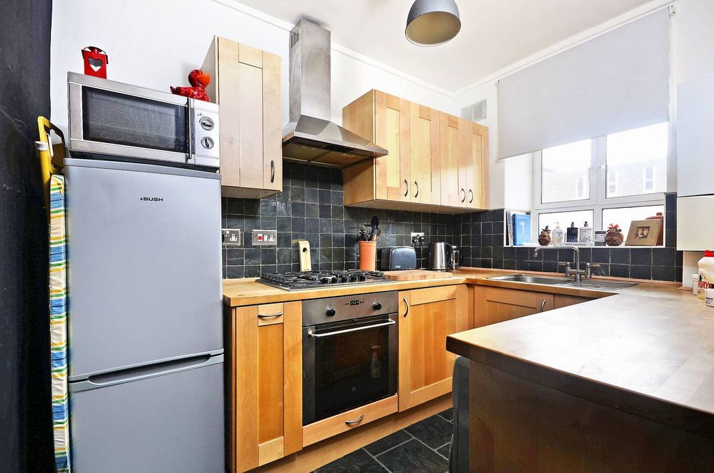 Property photo 2 of 8